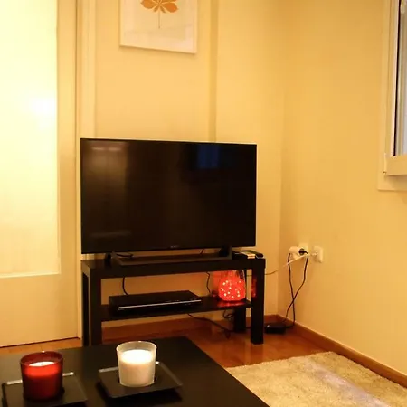 Cosy Flat Posh Quartier Kolonaki *