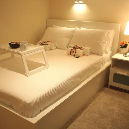 Cosy Flat Posh Quartier Kolonaki *